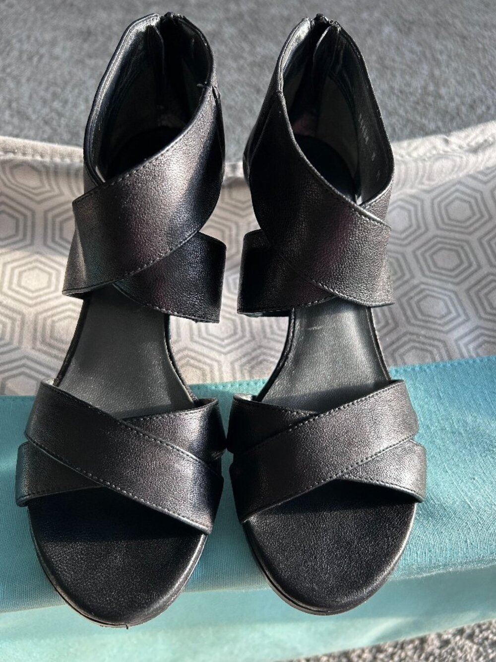 Women's Genuine Leather Stuart Weitzman Strappy Sandals Size 8 Gently Used